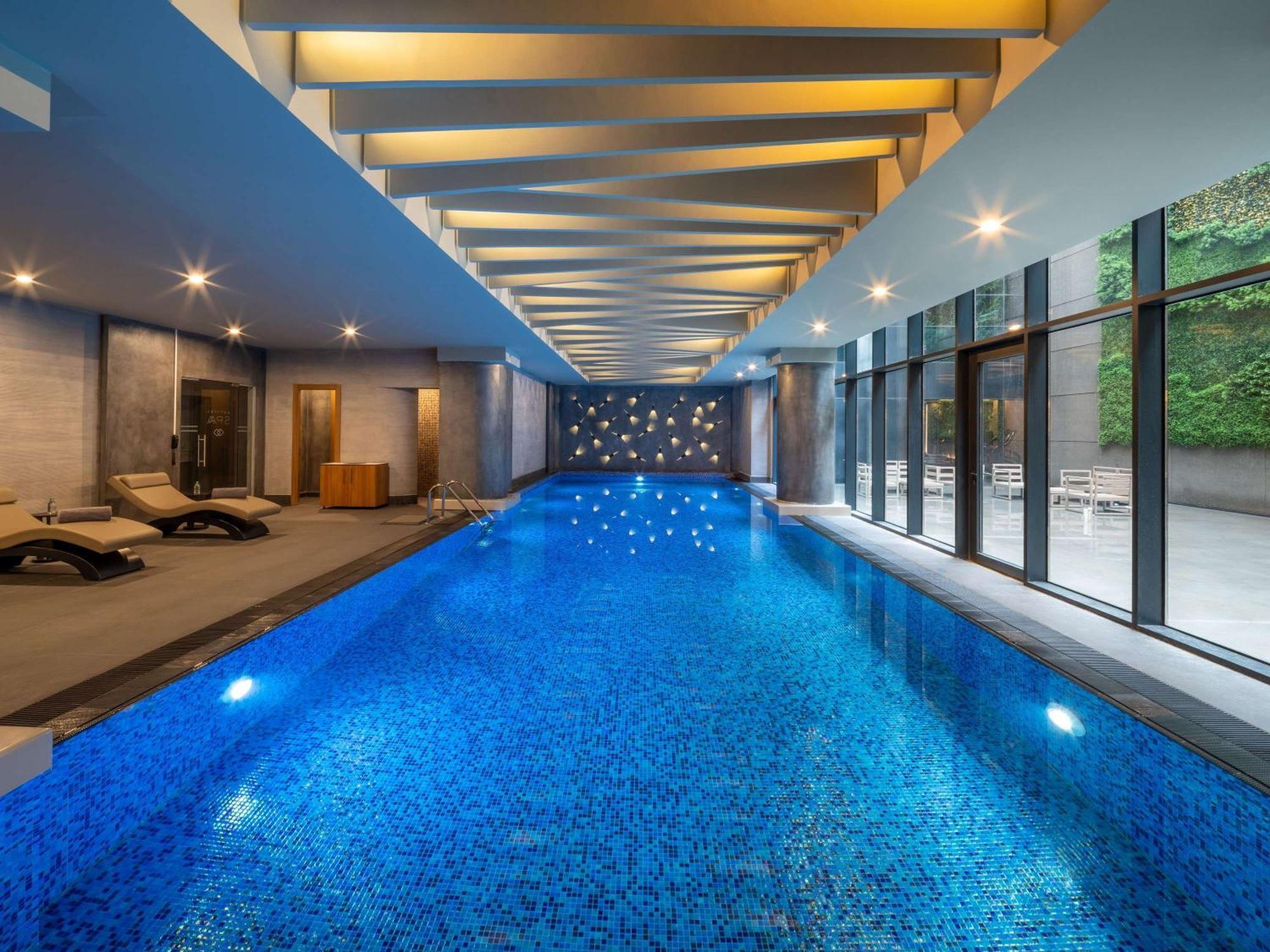소피델 이스탄불 탁심 호텔 외부 사진 The swimming pool at The Hari