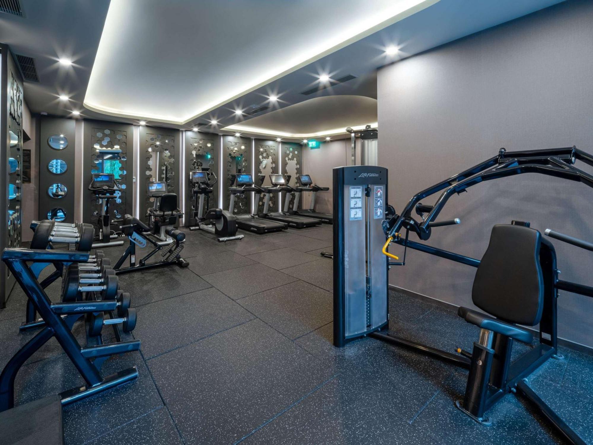 소피델 이스탄불 탁심 호텔 외부 사진 The gym at the 100 Queen's Gate