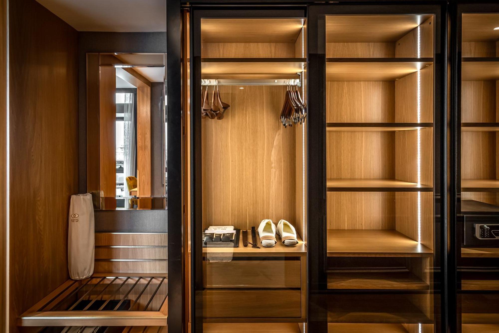 소피델 이스탄불 탁심 호텔 외부 사진 A walk-in closet