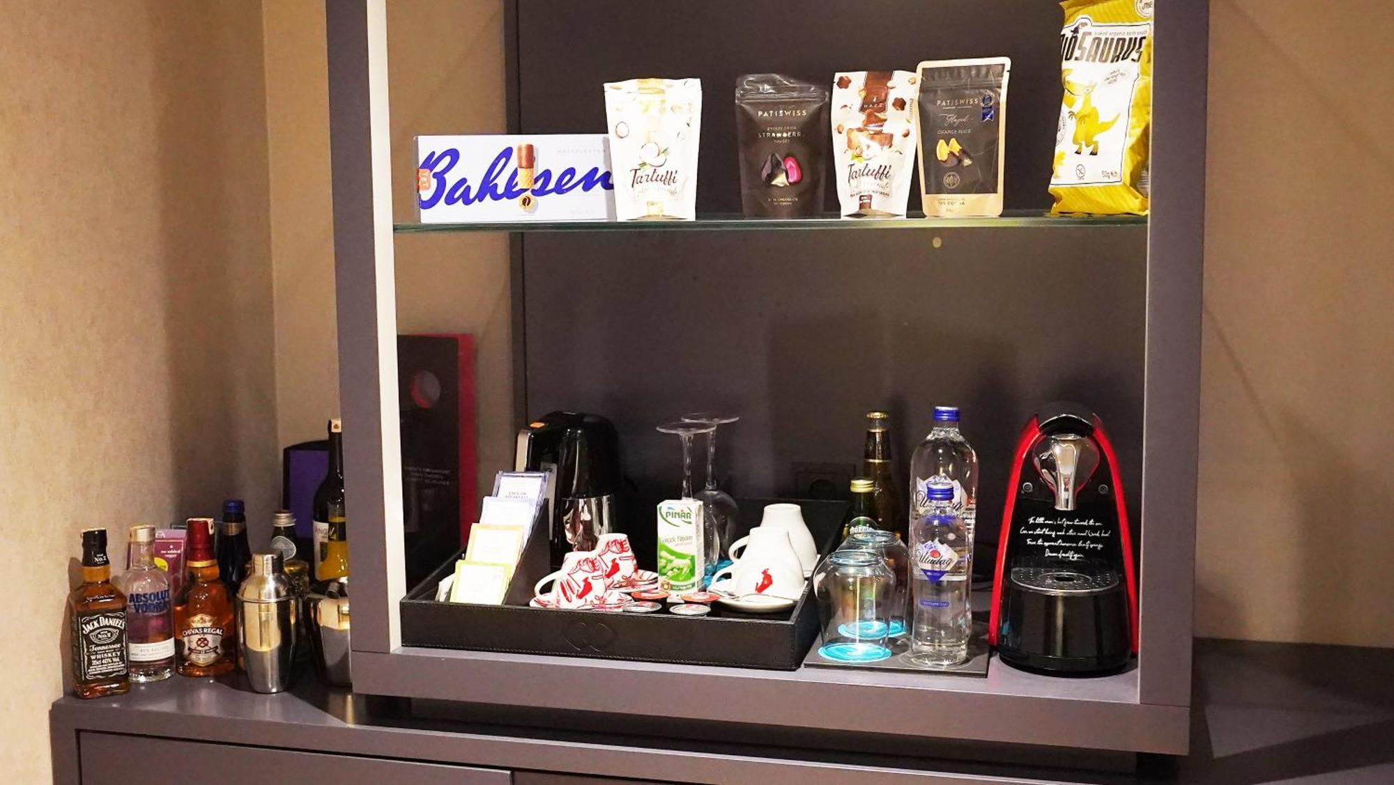 소피델 이스탄불 탁심 호텔 외부 사진 A typical hotel minibar